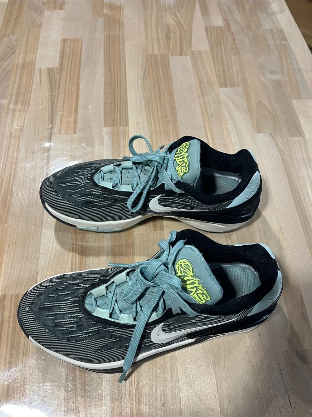 Nike Black and Mint Low-Top Basketball Shoes